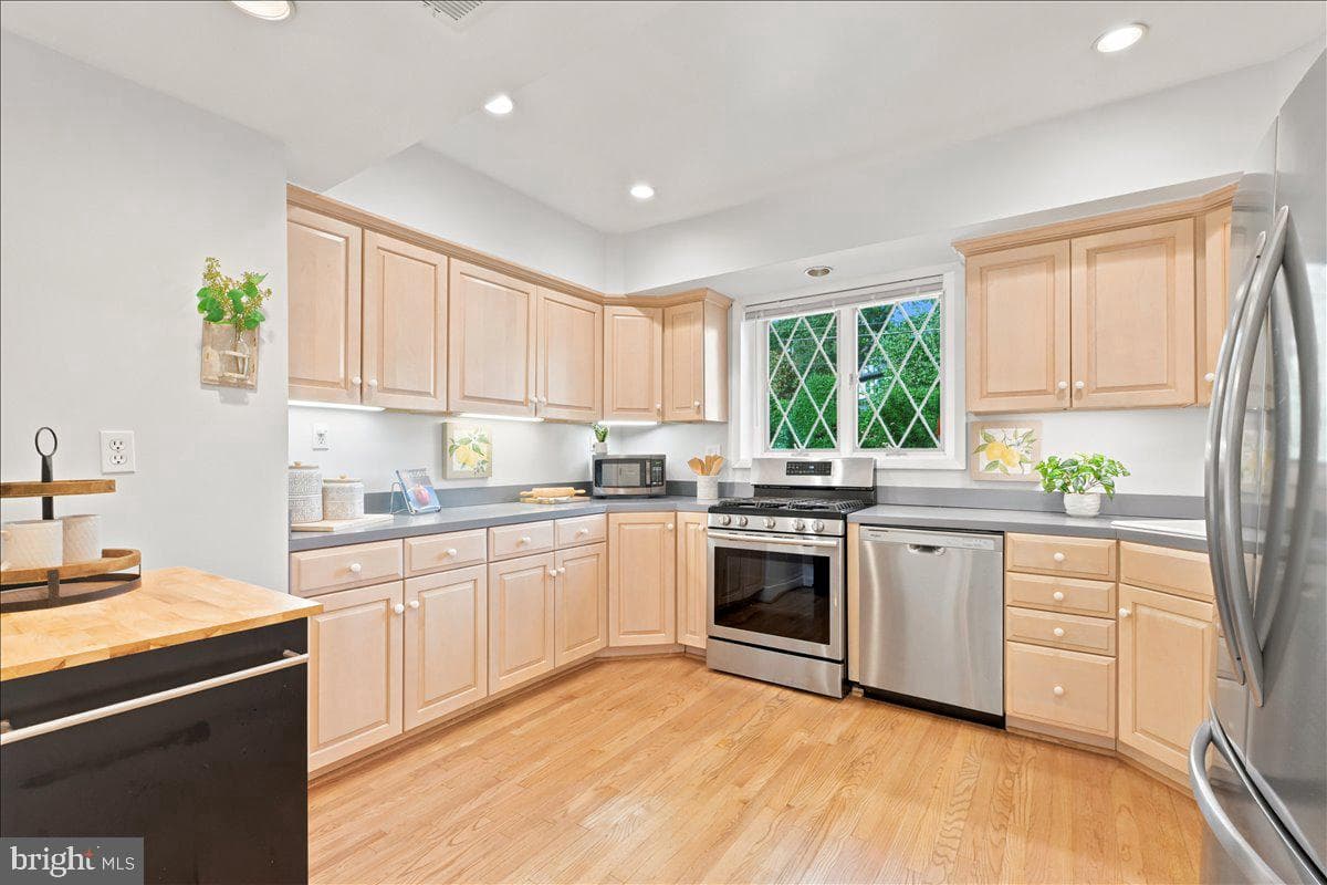 2800 S Arlington Ridge Road photo 15