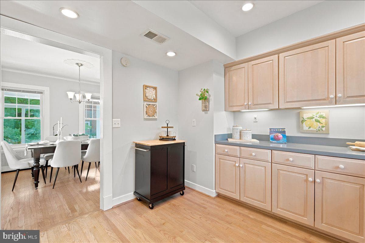 2800 S Arlington Ridge Road photo 18