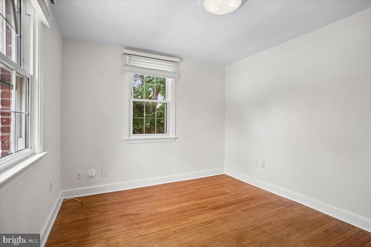 605 N Frederick Street photo 18