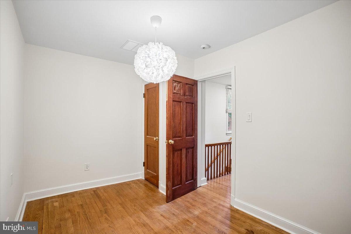 605 N Frederick Street photo 19