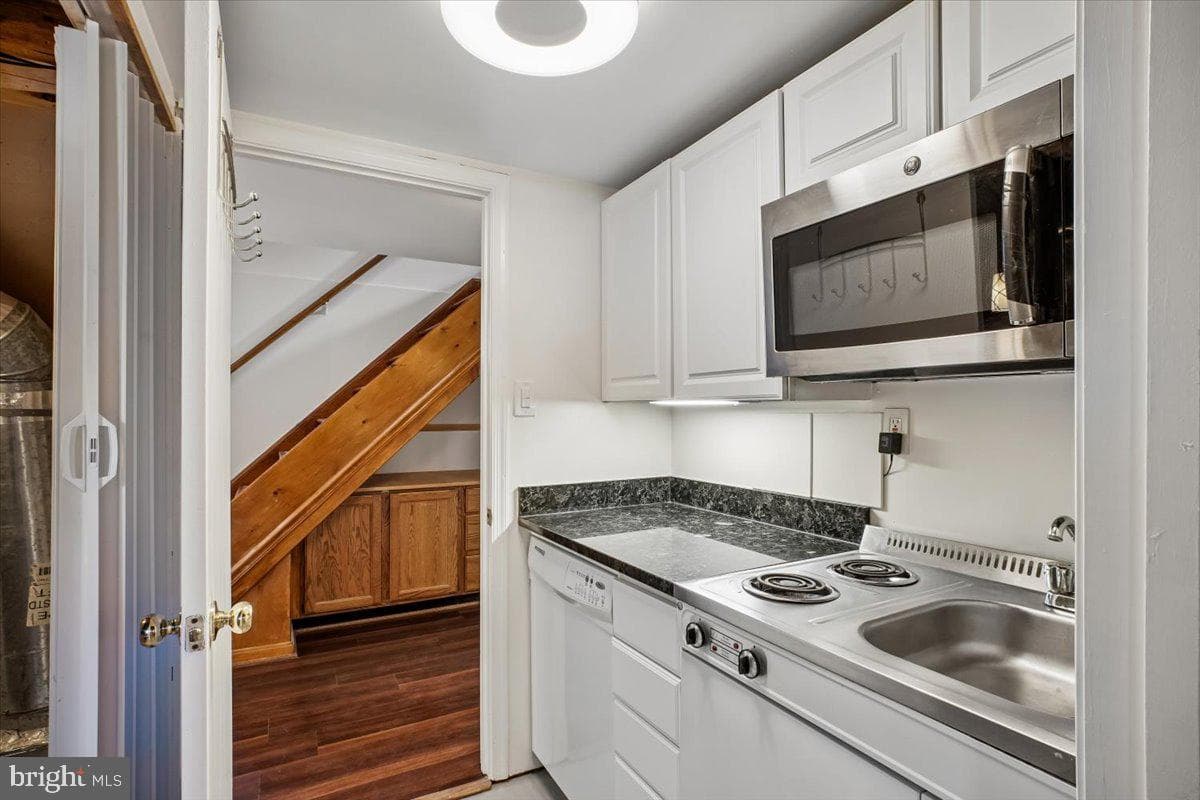 605 N Frederick Street photo 22