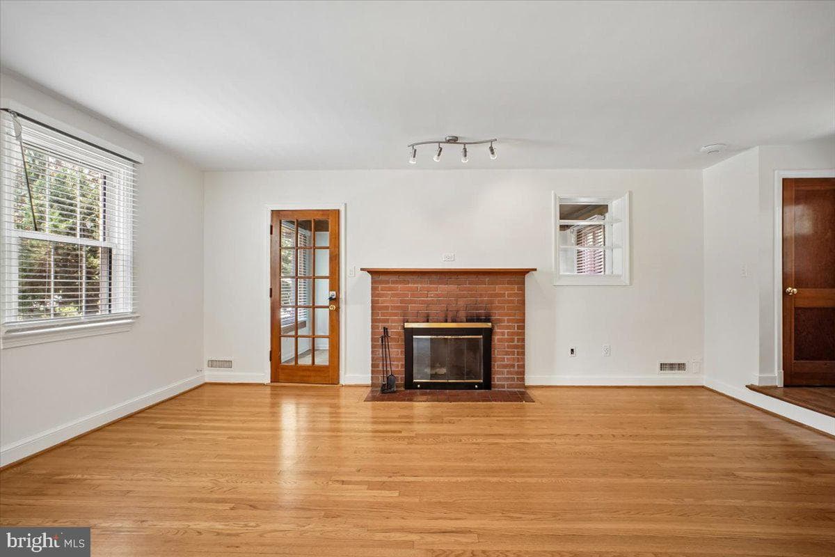 605 N Frederick Street photo 3