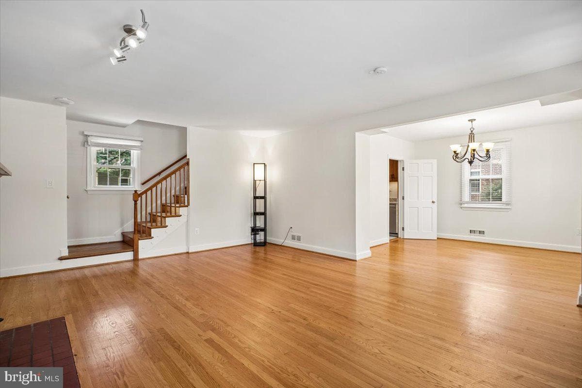 605 N Frederick Street photo 7