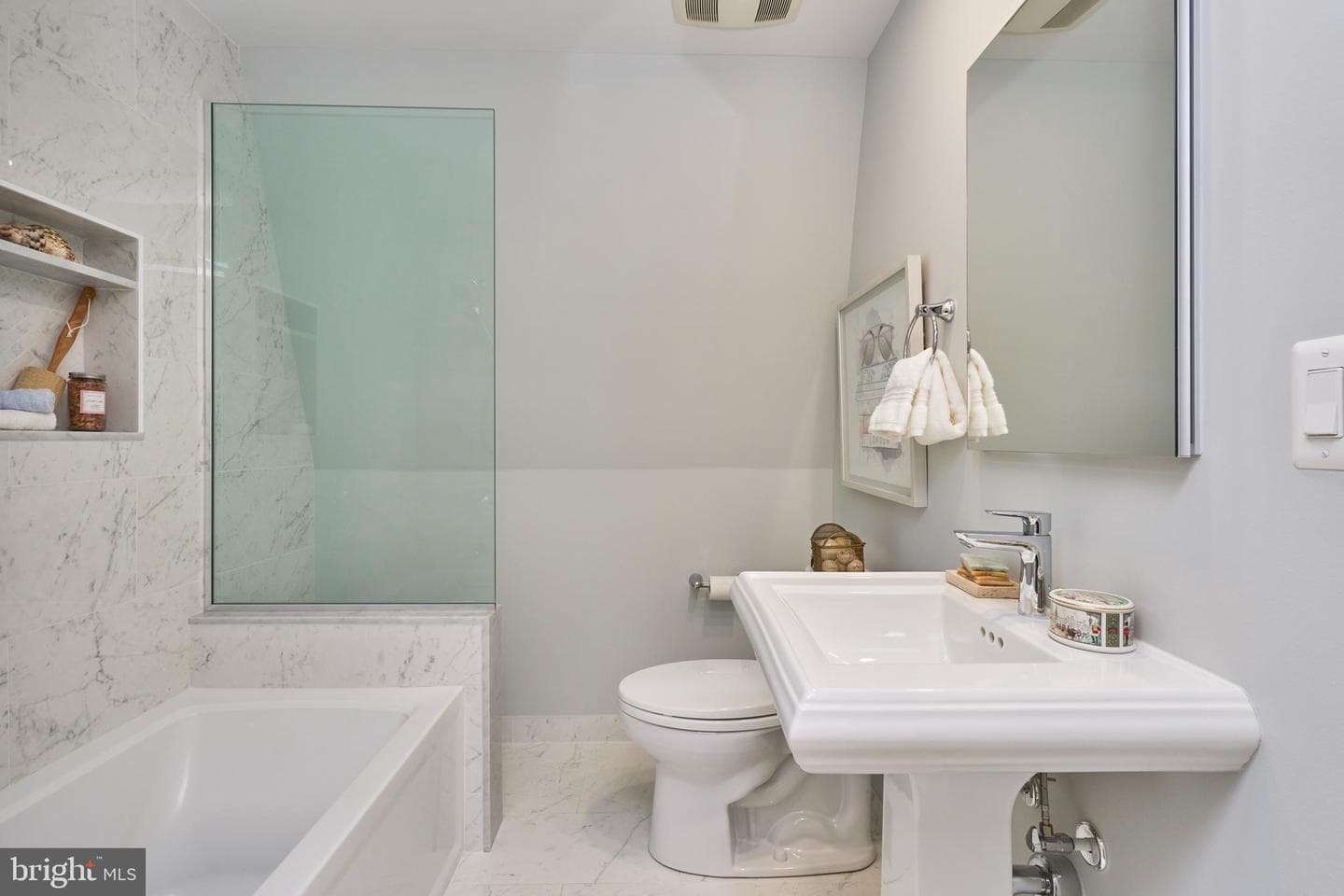 255 N Bryan Street photo 41