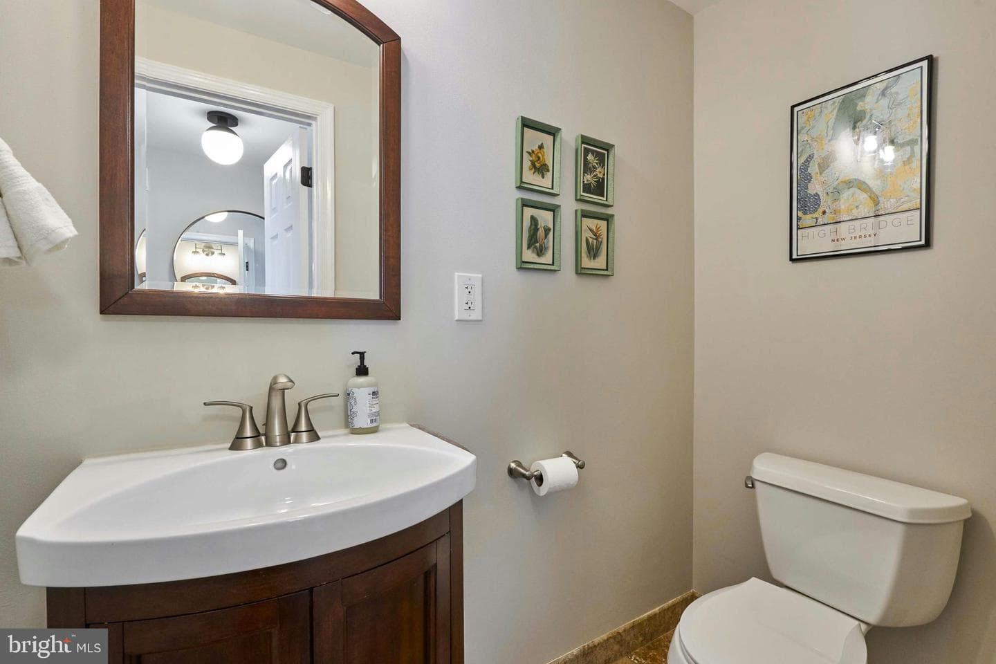 255 N Bryan Street photo 42