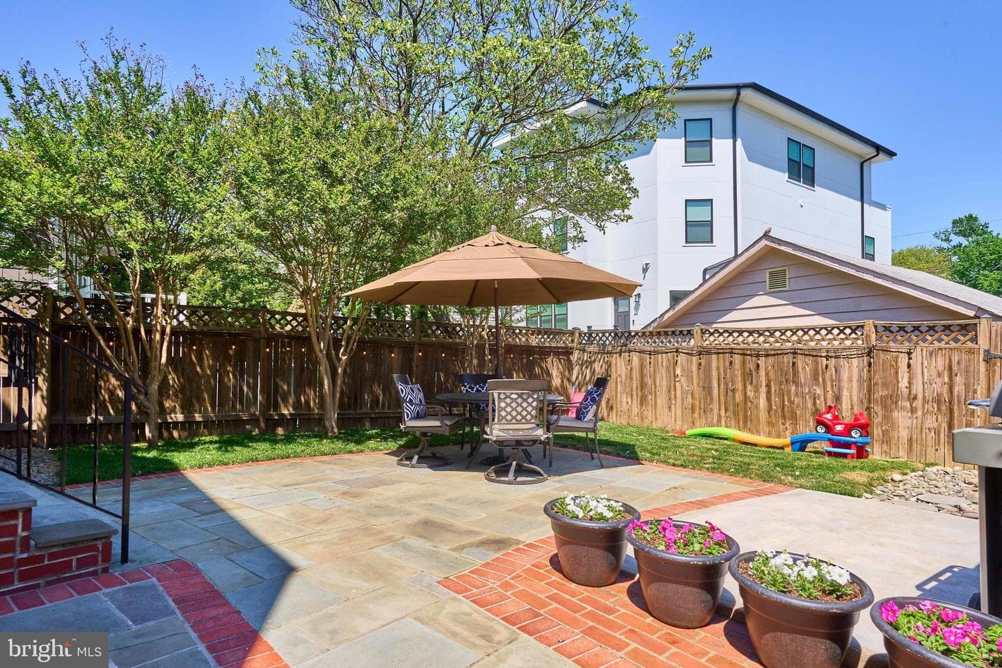 255 N Bryan Street photo 47