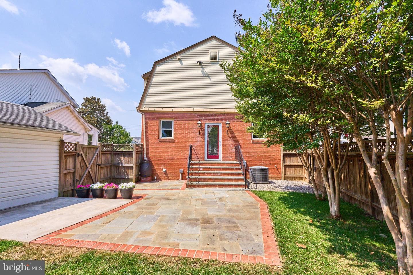 255 N Bryan Street photo 51