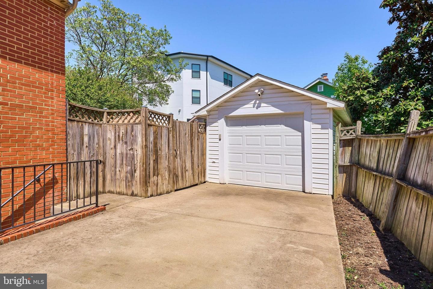 255 N Bryan Street photo 54