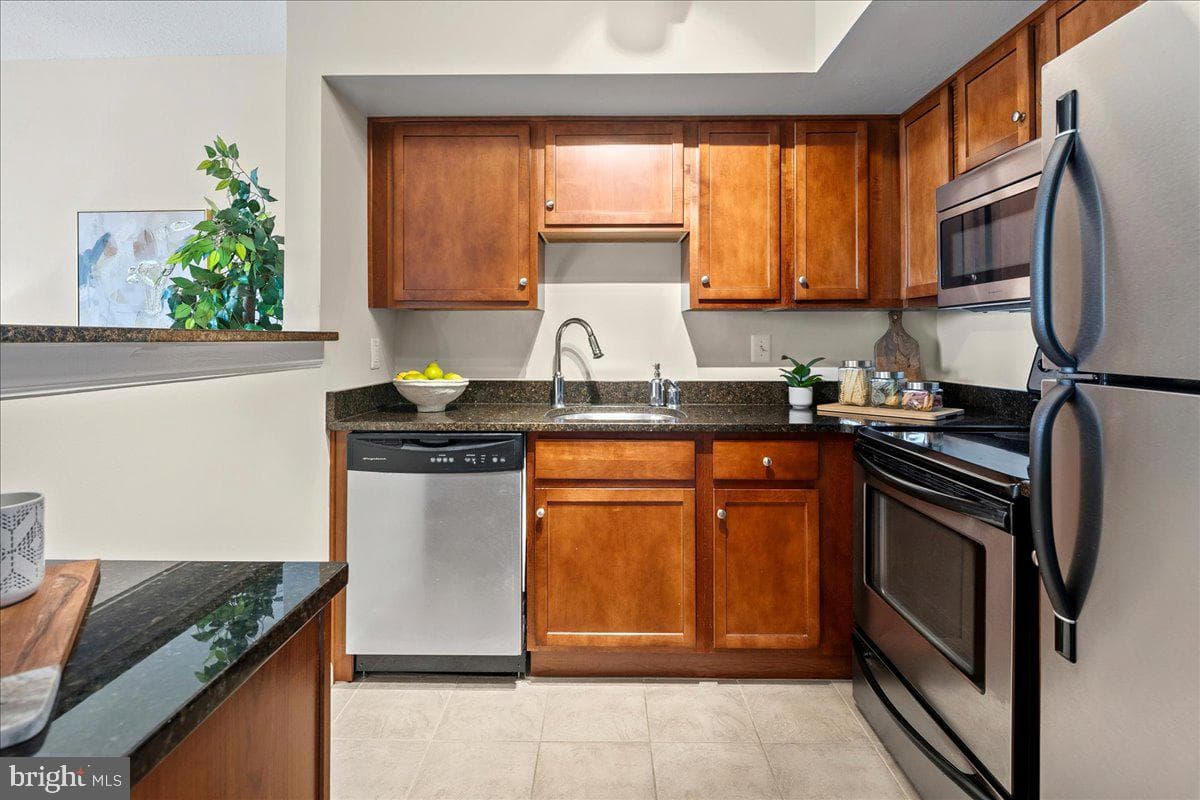 1001 N Randolph Street #913 photo 11