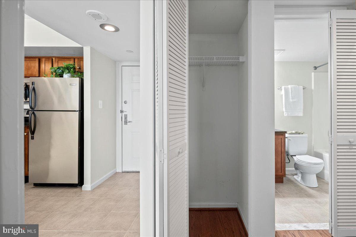 1001 N Randolph Street #913 photo 17