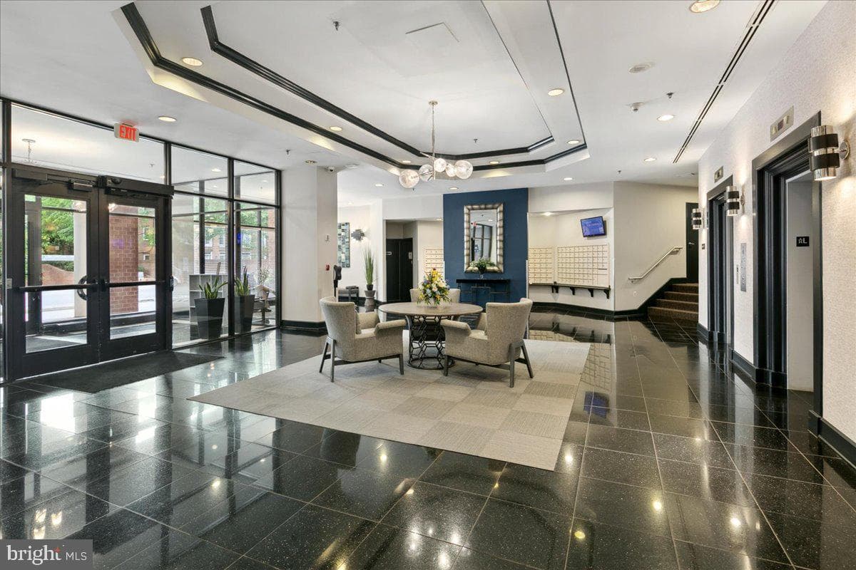 1001 N Randolph Street #913 photo 26