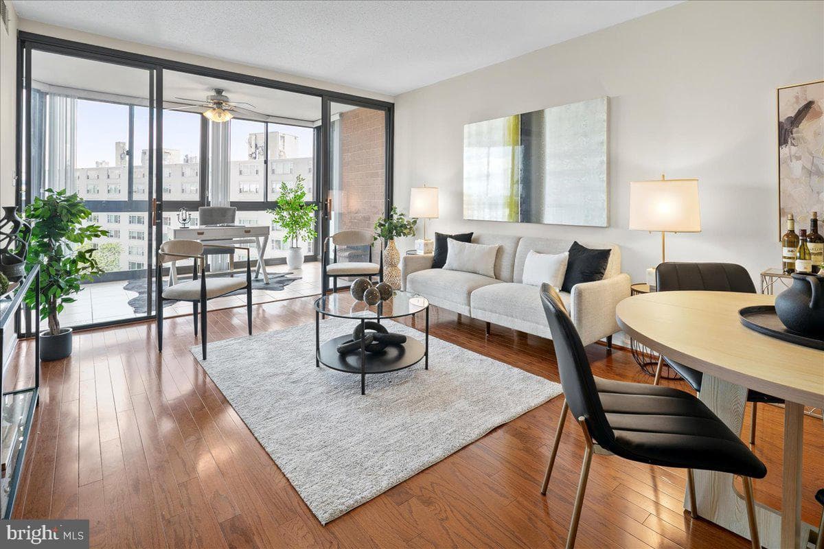 1001 N Randolph Street #913 photo 6