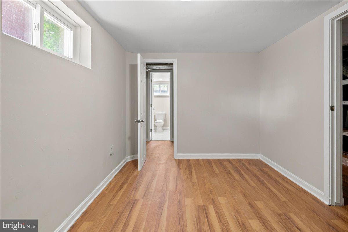 1226 N Lincoln Street photo 21