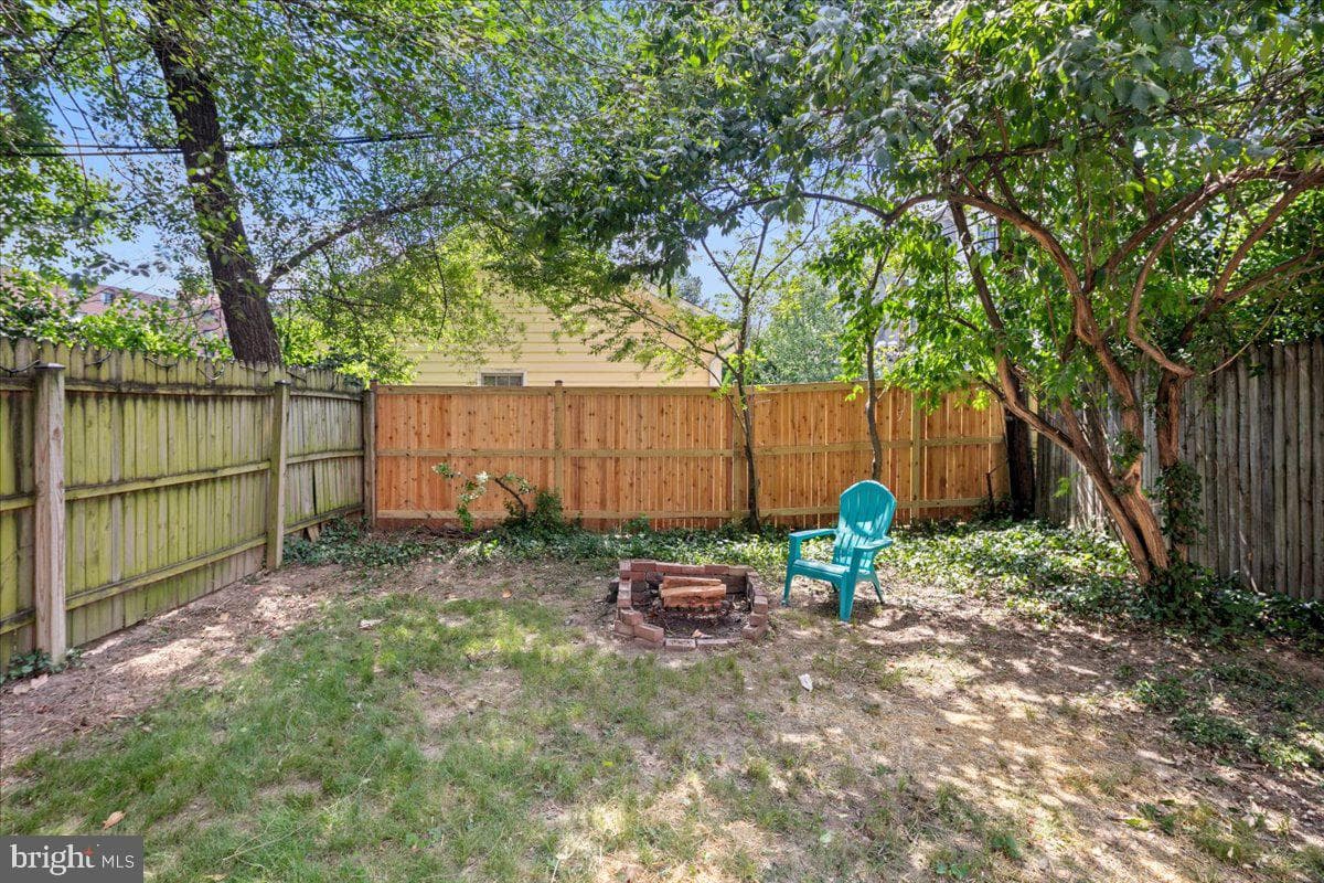 1226 N Lincoln Street photo 25
