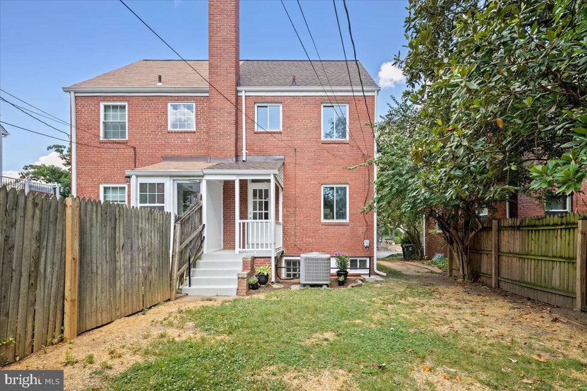 1226 N Lincoln Street photo 26