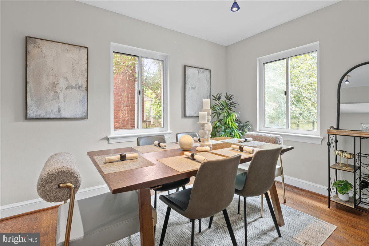 1226 N Lincoln Street photo 8
