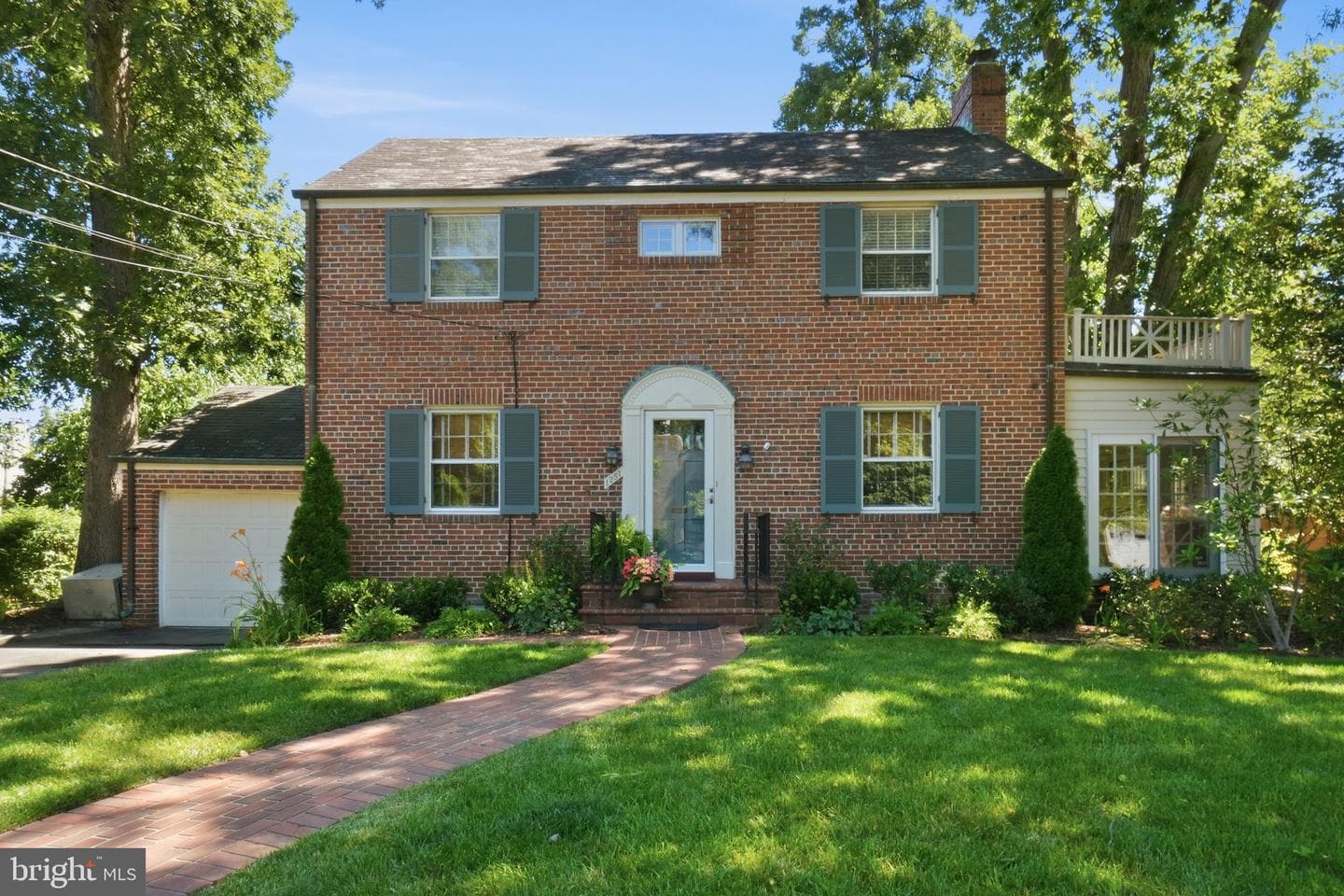 1251 S Oakcrest Road, Arlington
