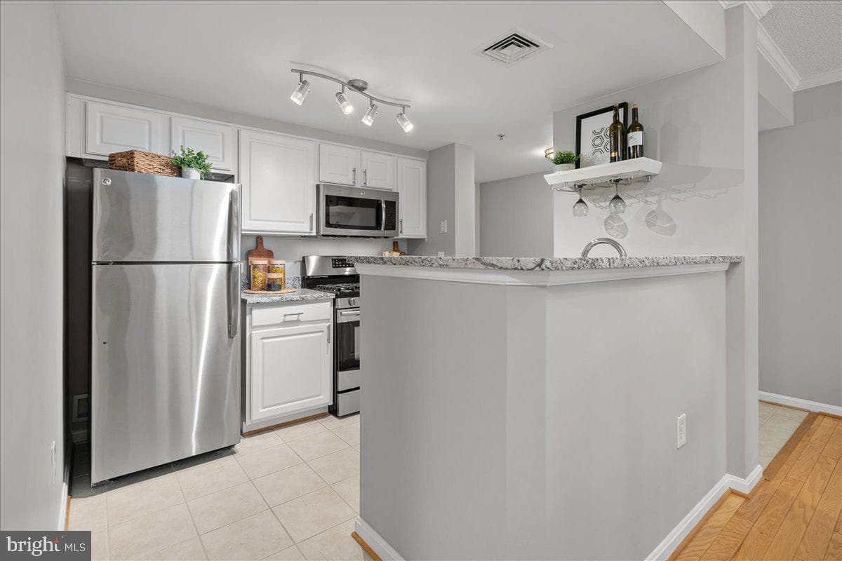 3835 9th Street N #302e photo 9