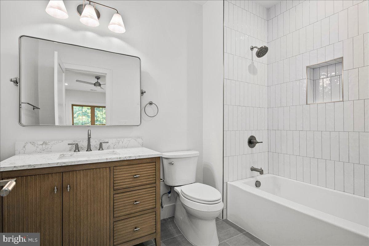 2913 N Greencastle Street photo 48
