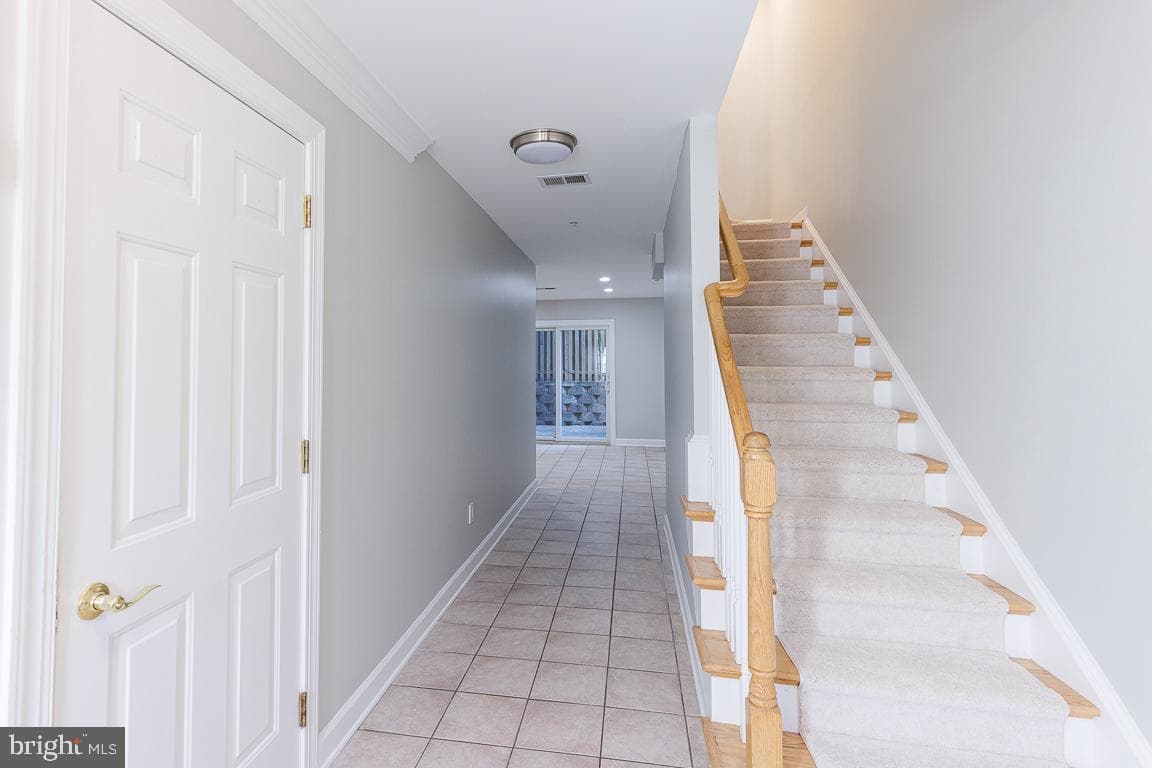504 N Thomas Street #j photo 2