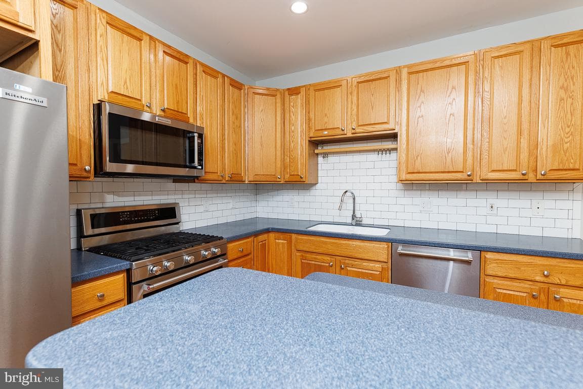 504 N Thomas Street #j photo 26