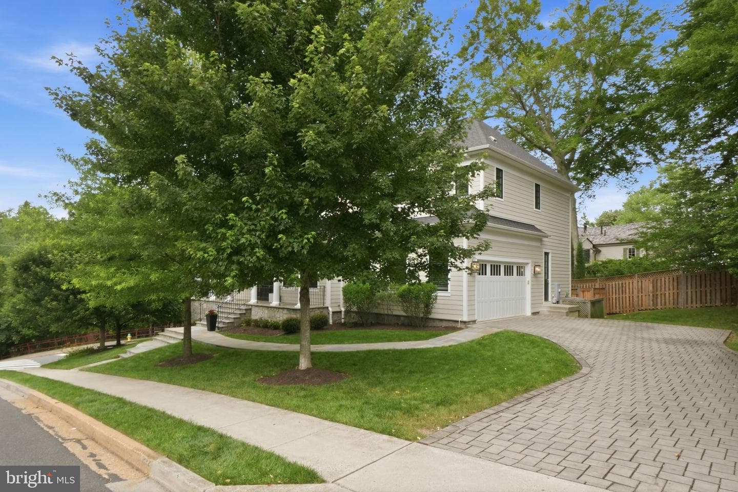 3555 N Dickerson Street, Arlington