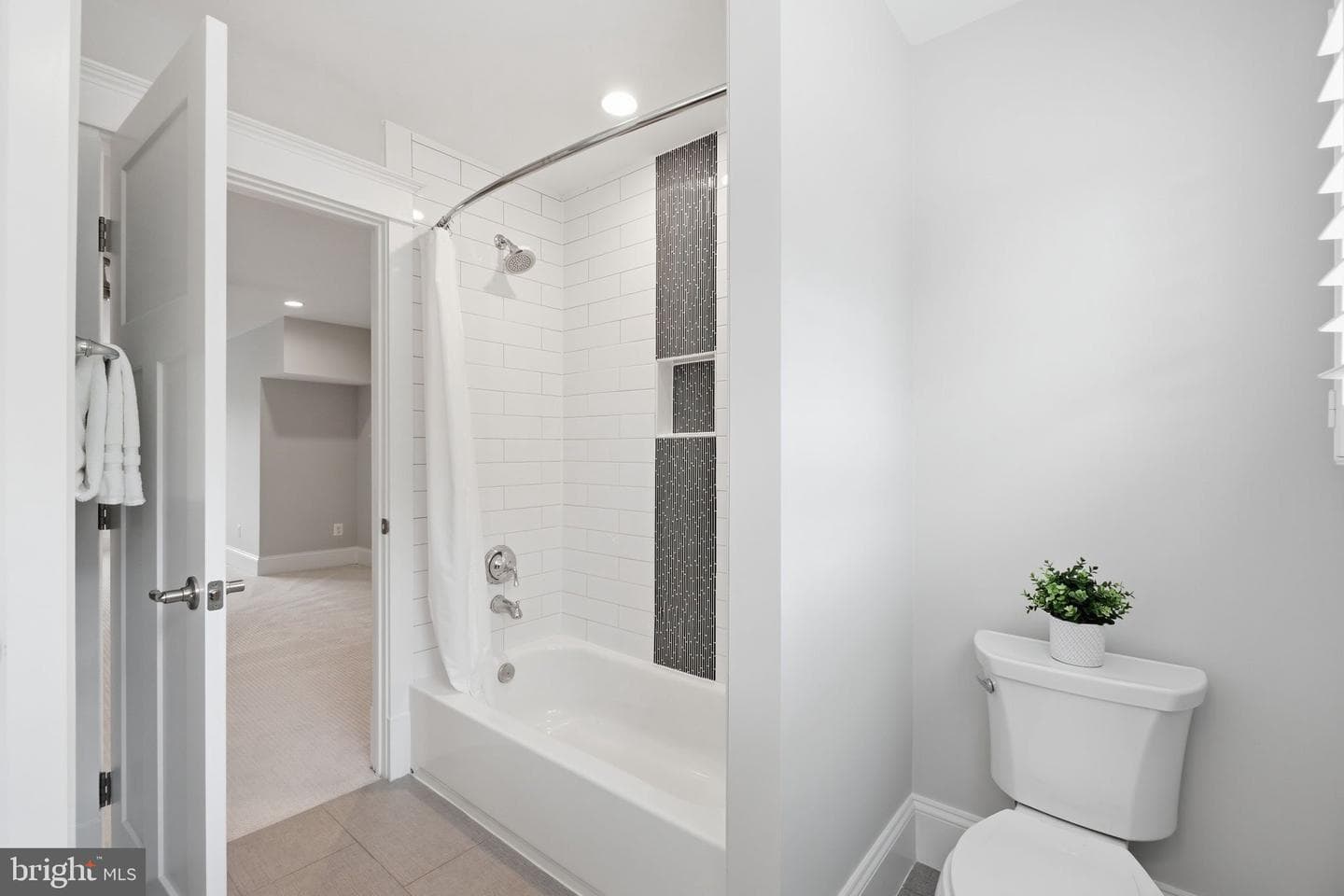 3555 N Dickerson Street photo 91