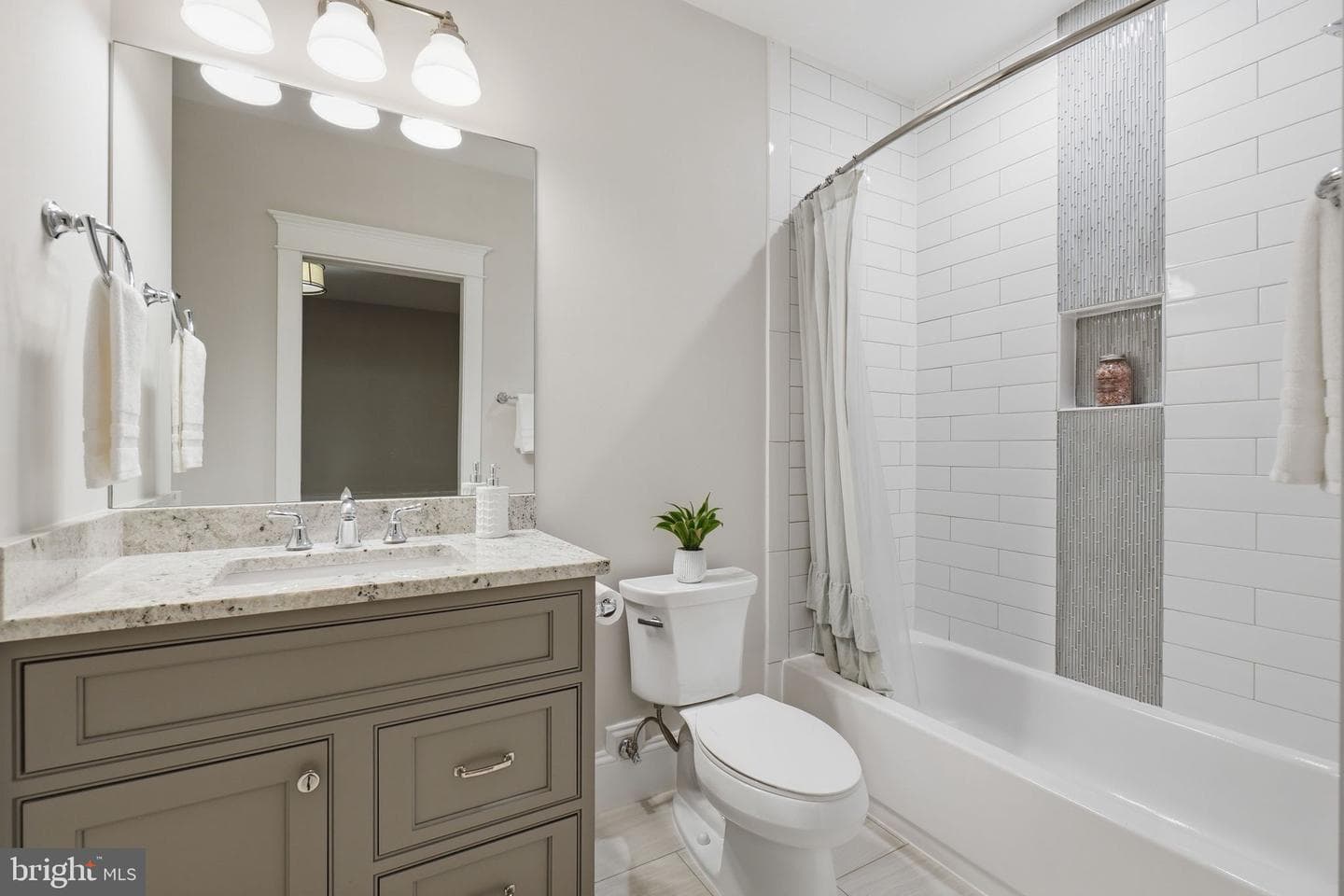 3555 N Dickerson Street photo 99
