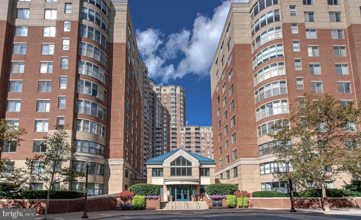 3835 N 9th Street N #704w, Arlington