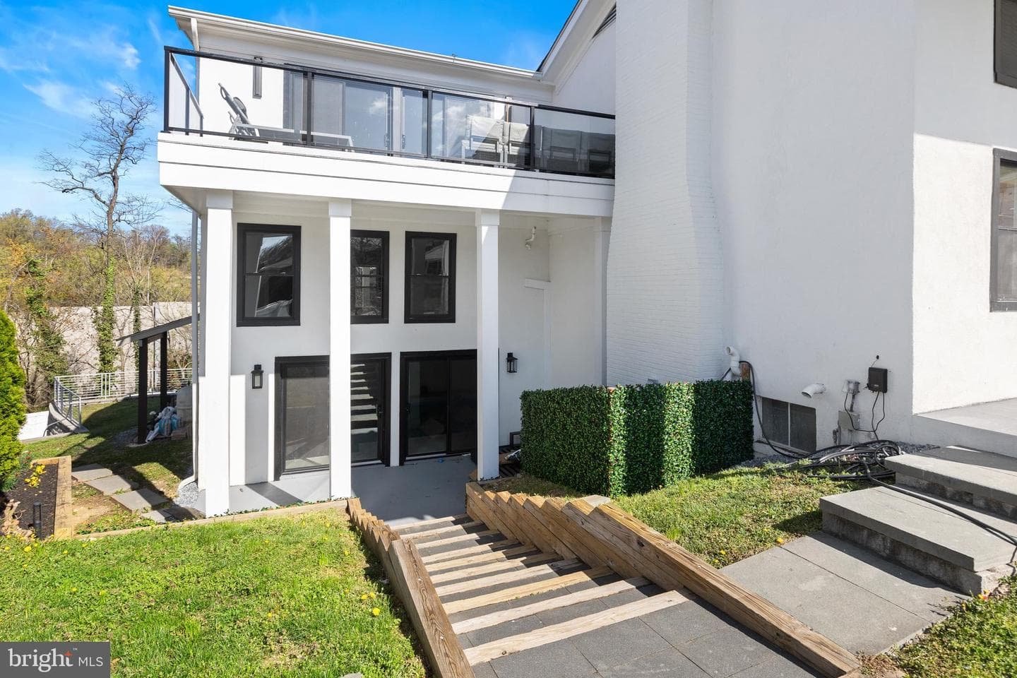 2100 S Pierce Street, Arlington