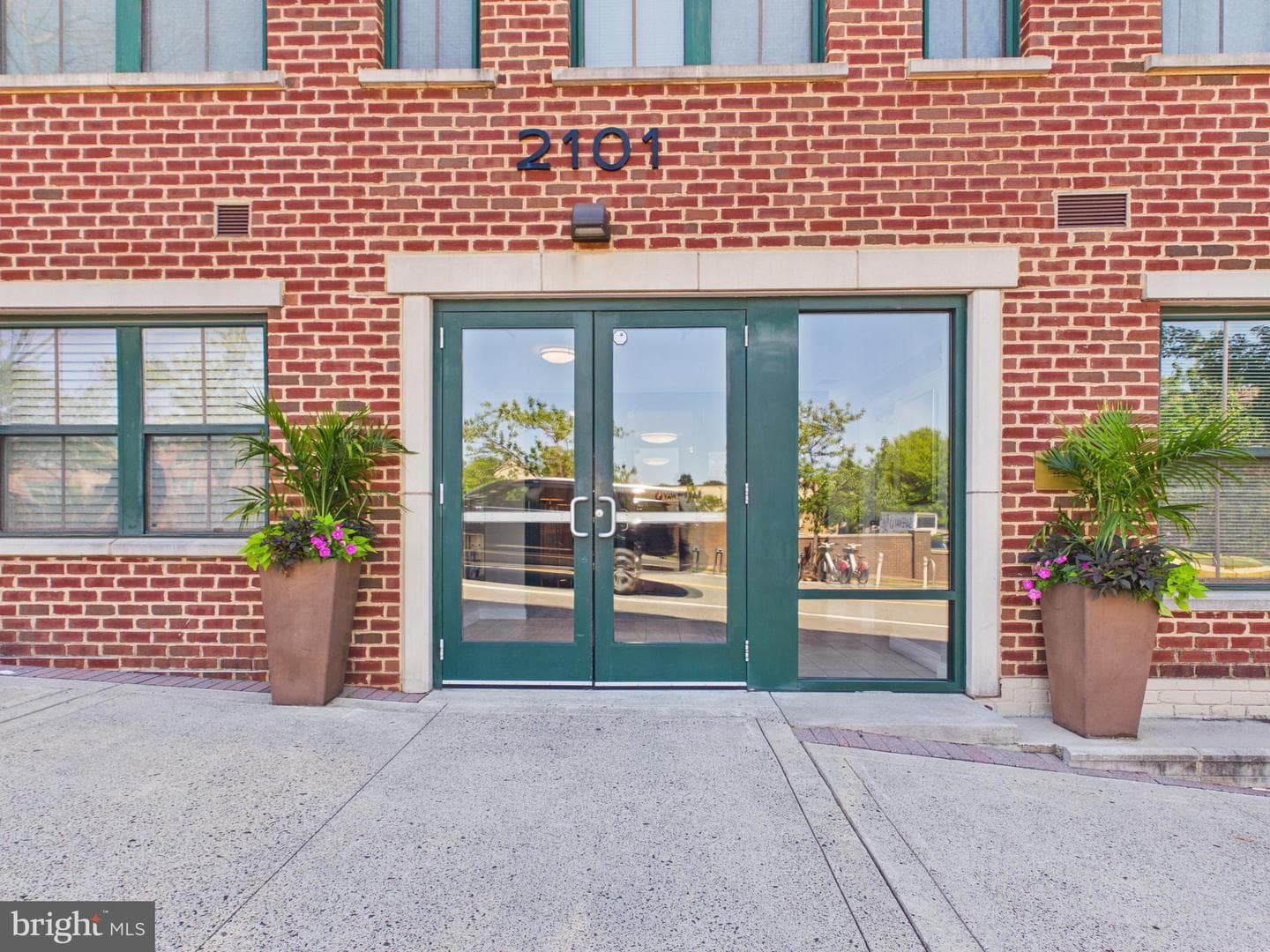 2101 N Monroe Street #403 photo 3