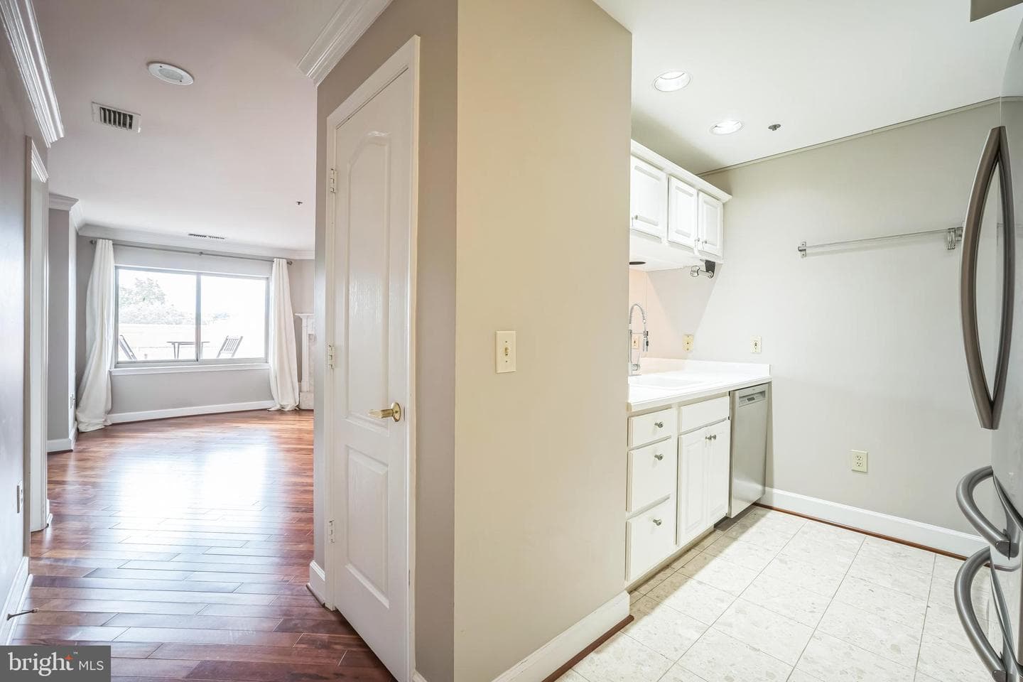 1050 N Stuart Street #411 photo 8