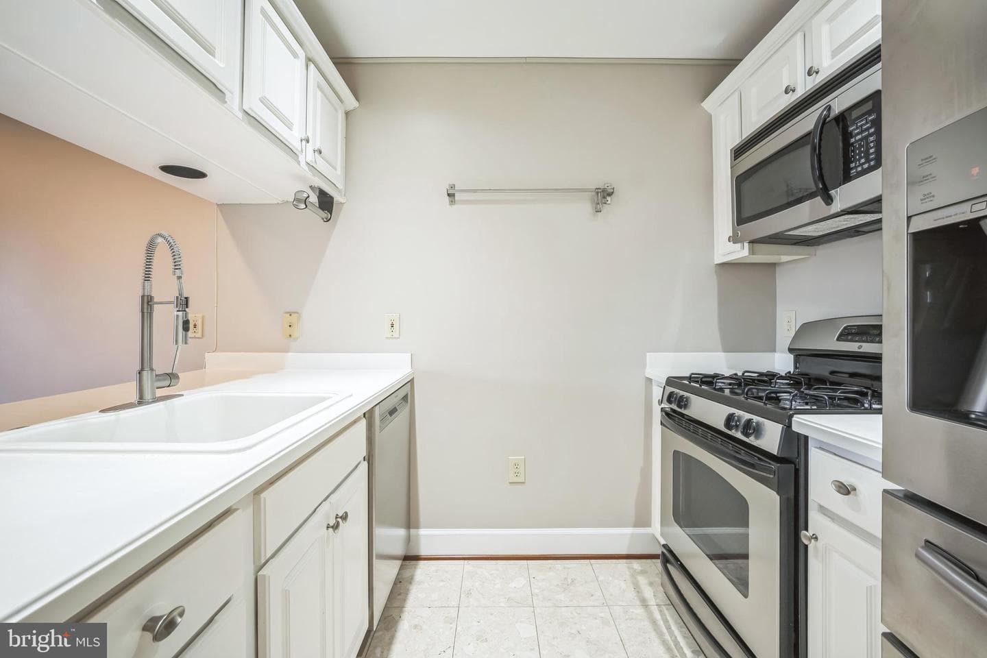 1050 N Stuart Street #411 photo 9