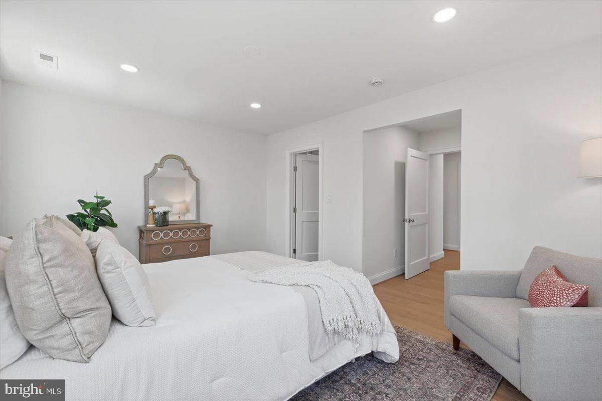 2602 Washington Boulevard photo 31
