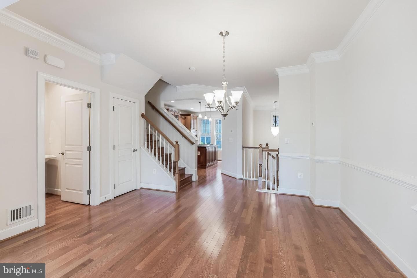 2619 S Kenmore Court photo 8