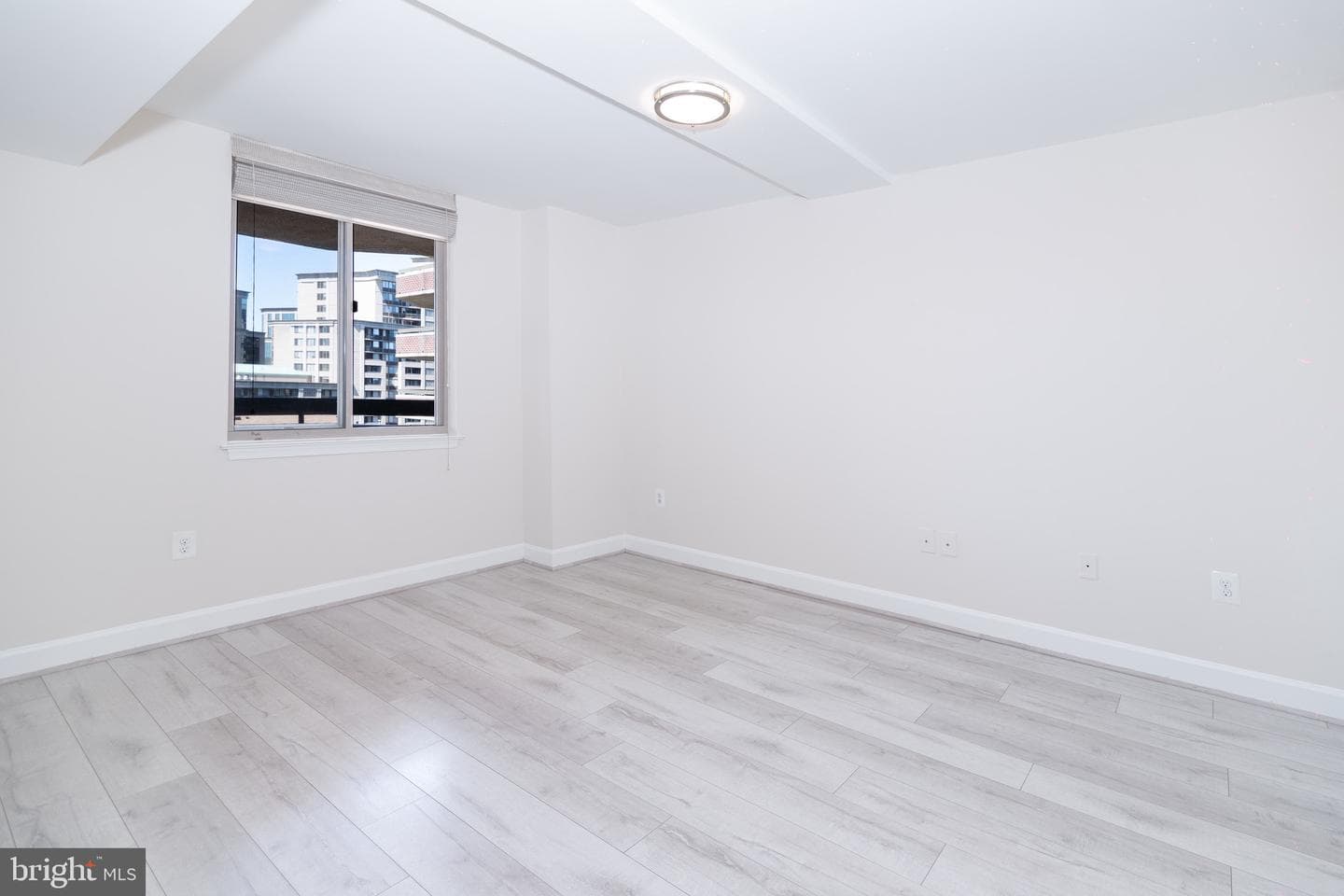1276 N Wayne Street #908 photo 11