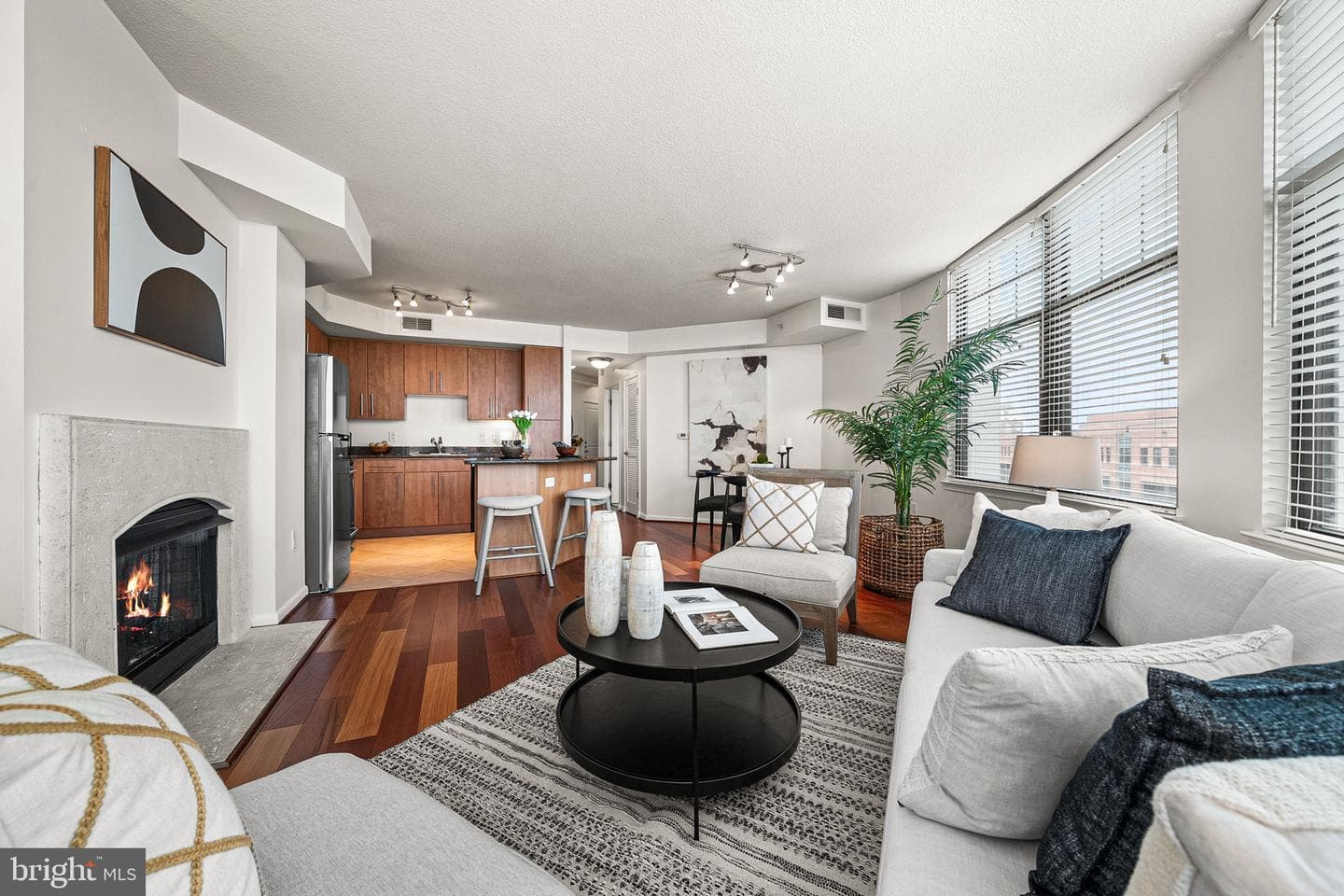 1021 N Garfield Street #637 photo 19