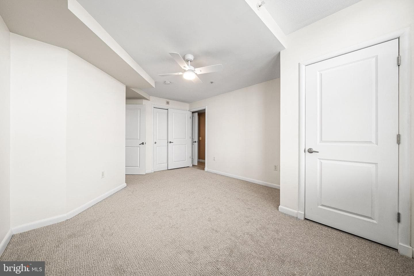 1021 N Garfield Street #637 photo 31