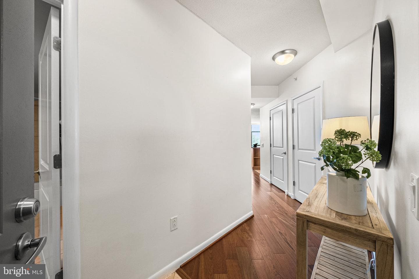 1021 N Garfield Street #637 photo 4
