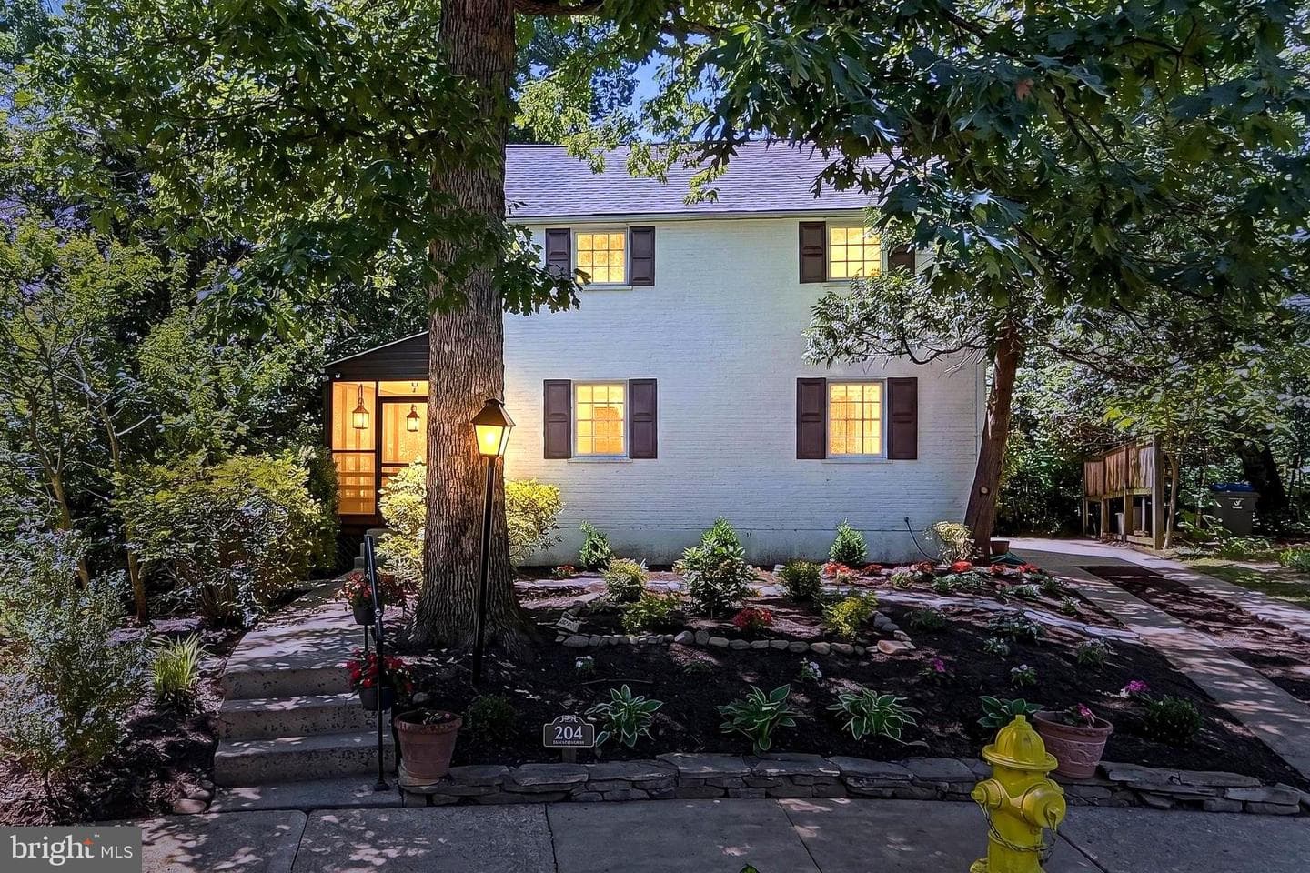 204 N Evergreen Street photo 2