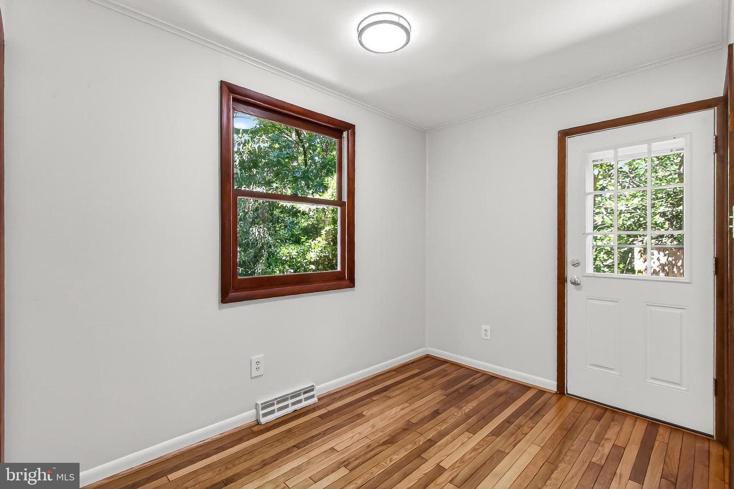 204 N Evergreen Street photo 25