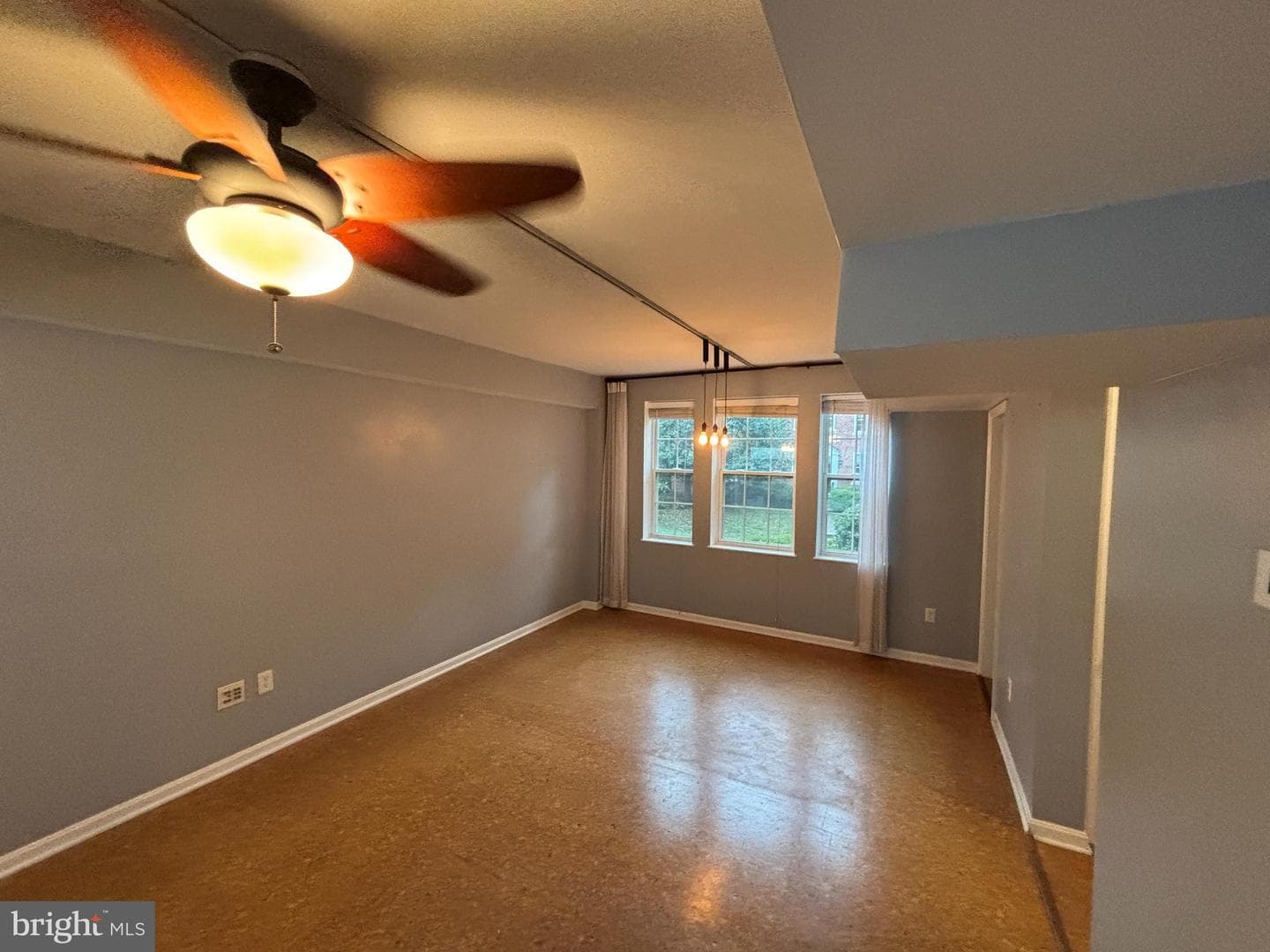 1736 N Rhodes Street #5-290 photo 8