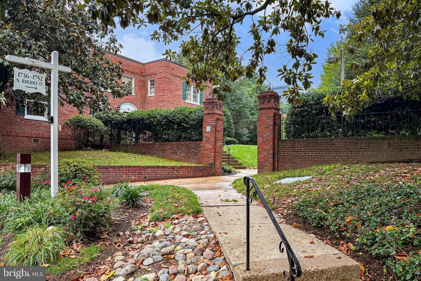 1752 N Rhodes Street #325, Arlington