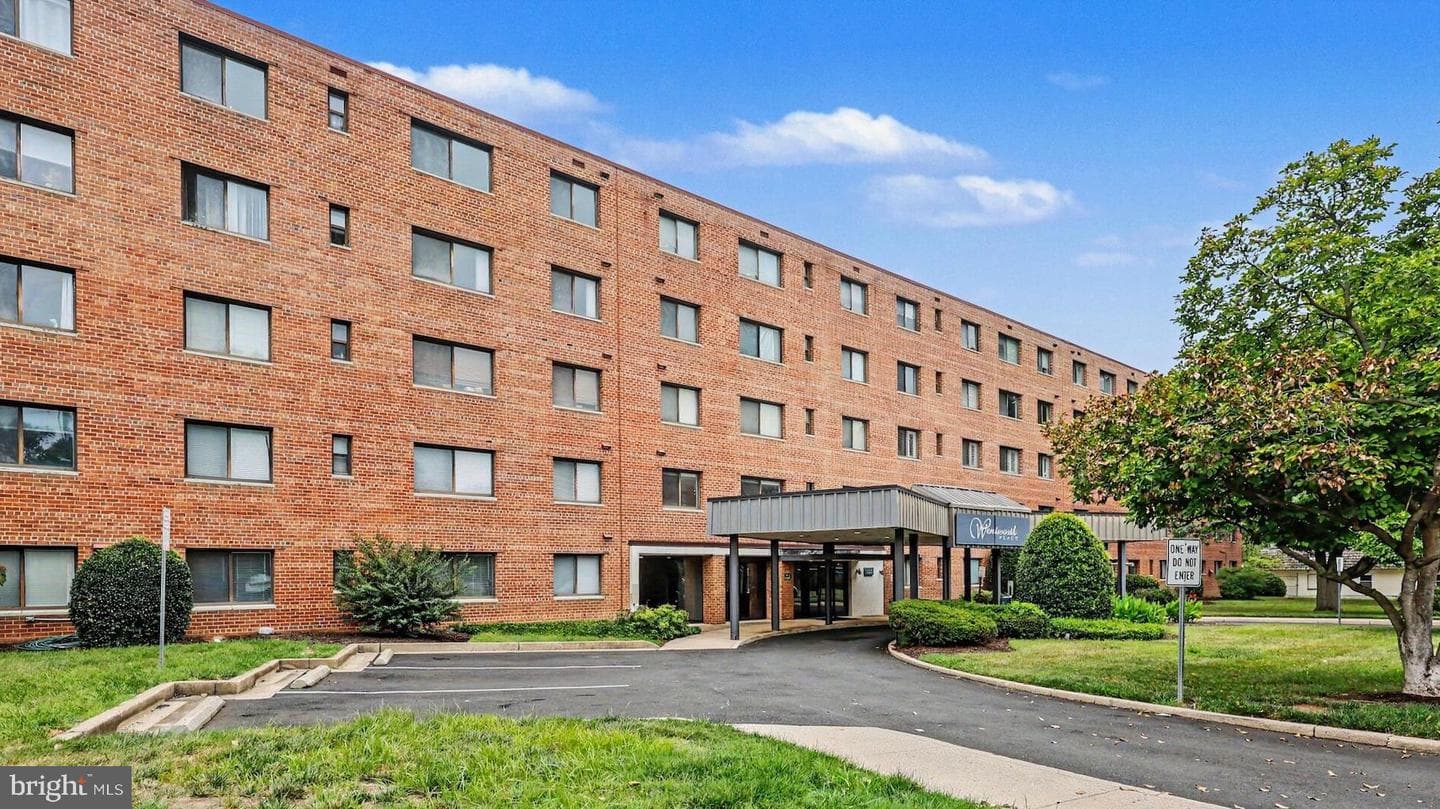 3515 Washington Boulevard #218, Arlington
