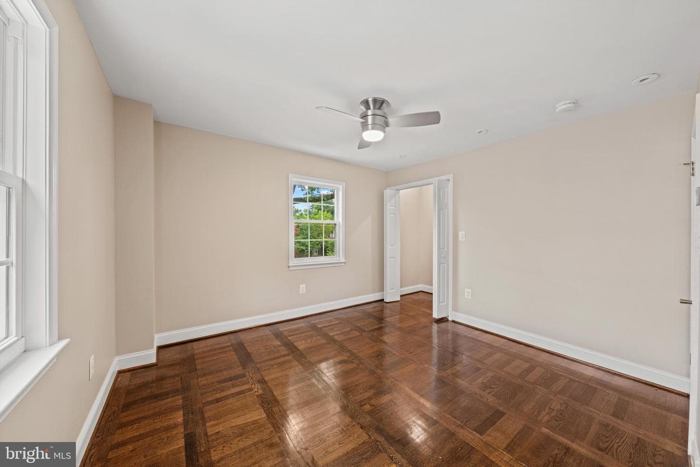 825 S Ivy Street photo 10