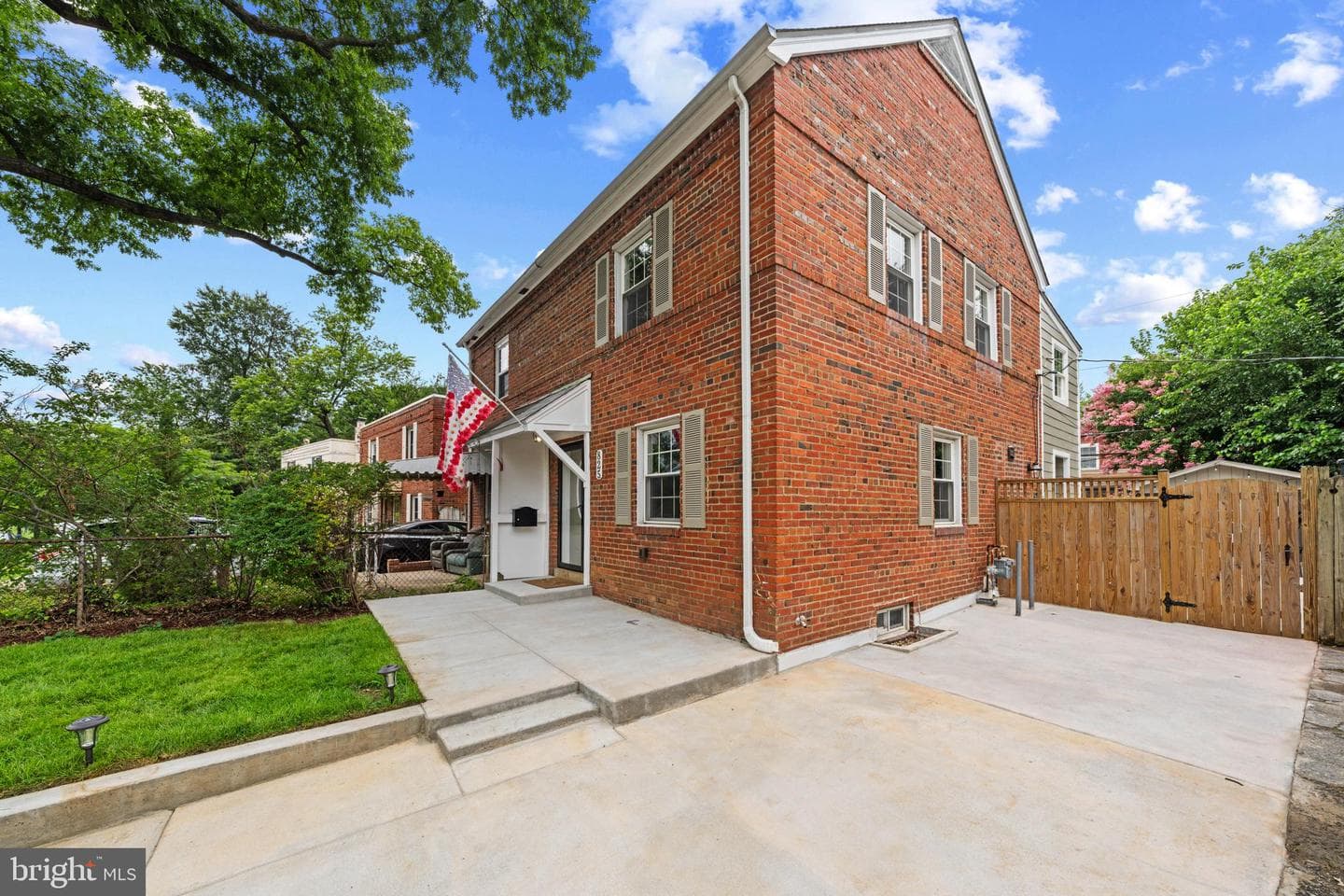 825 S Ivy Street, Arlington