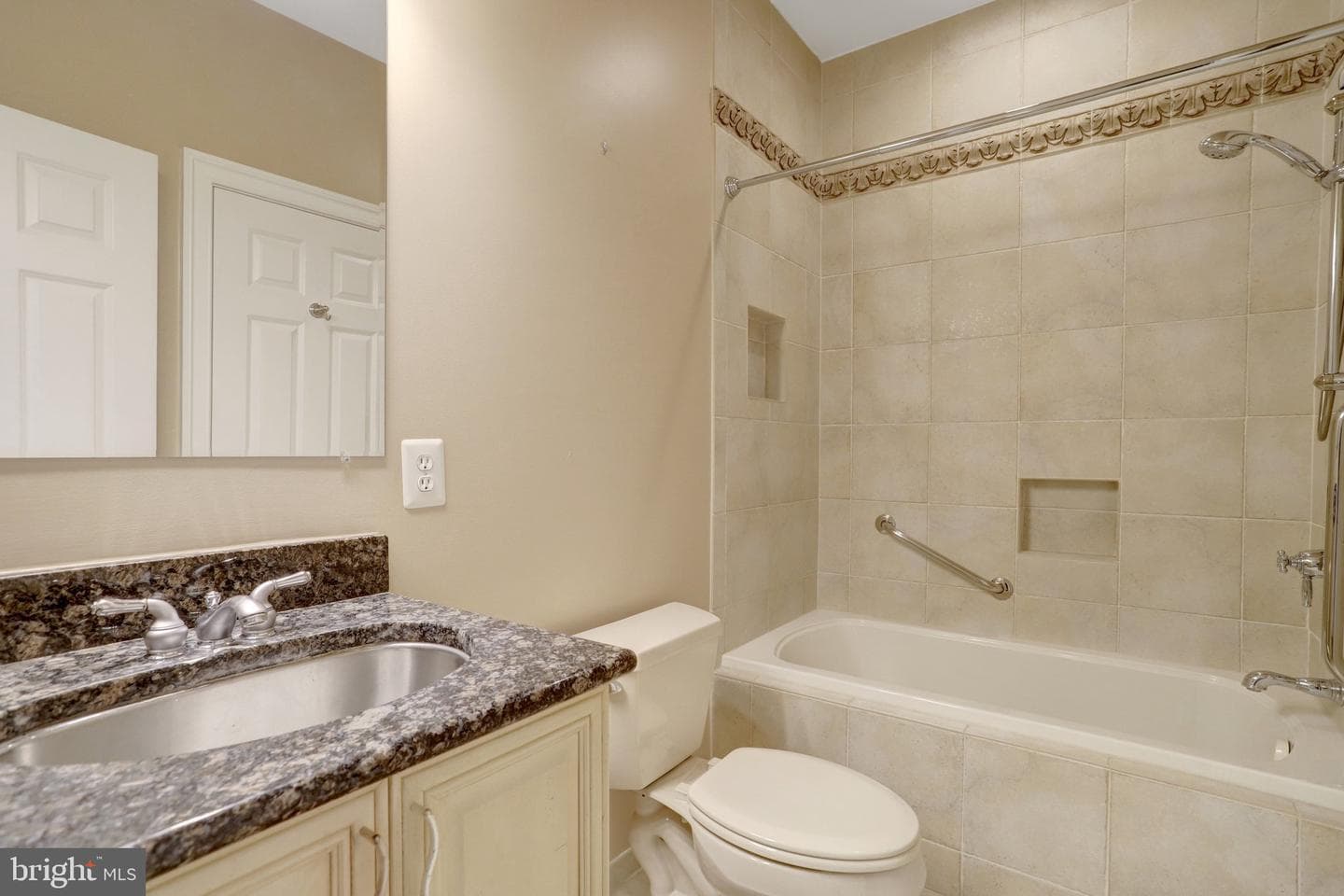 3212 N Rochester Street photo 34