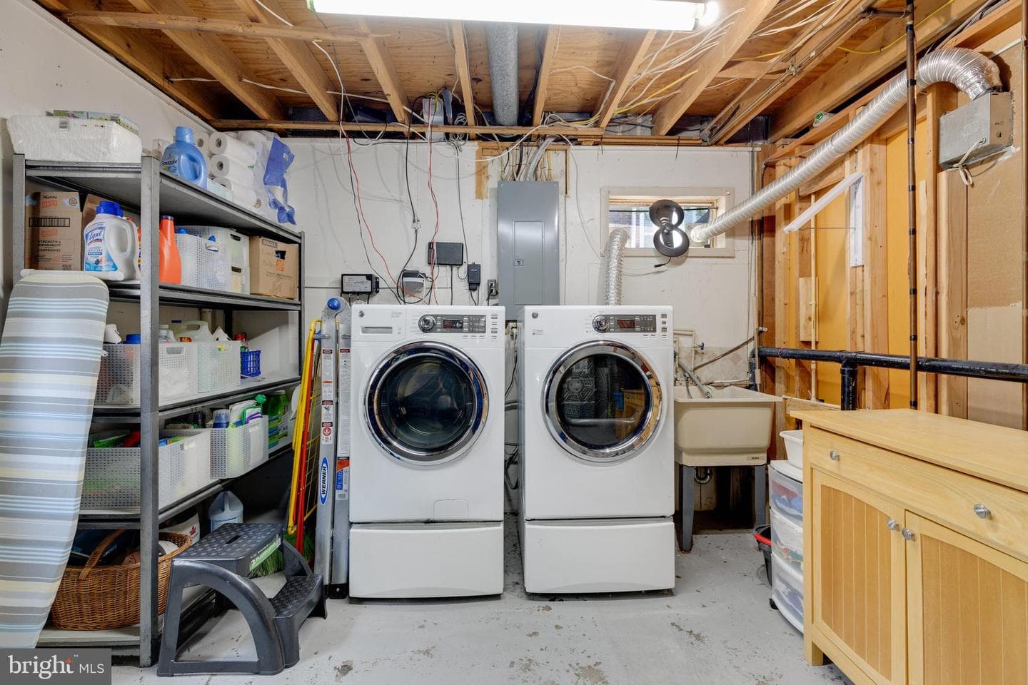 2207 N Kenmore Street photo 32