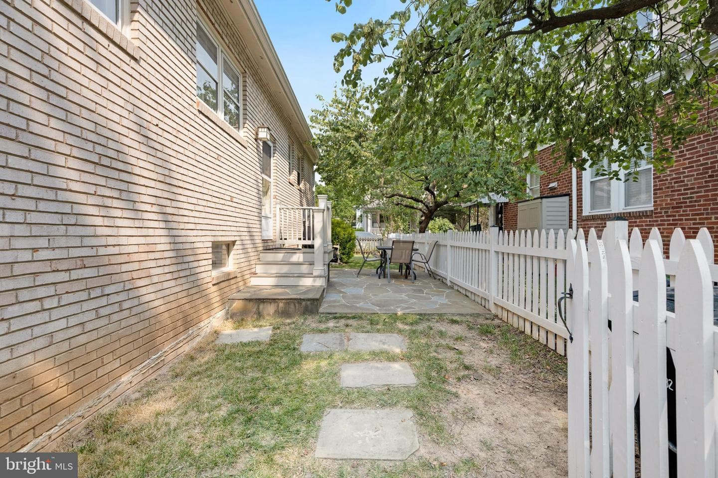 2207 N Kenmore Street photo 37