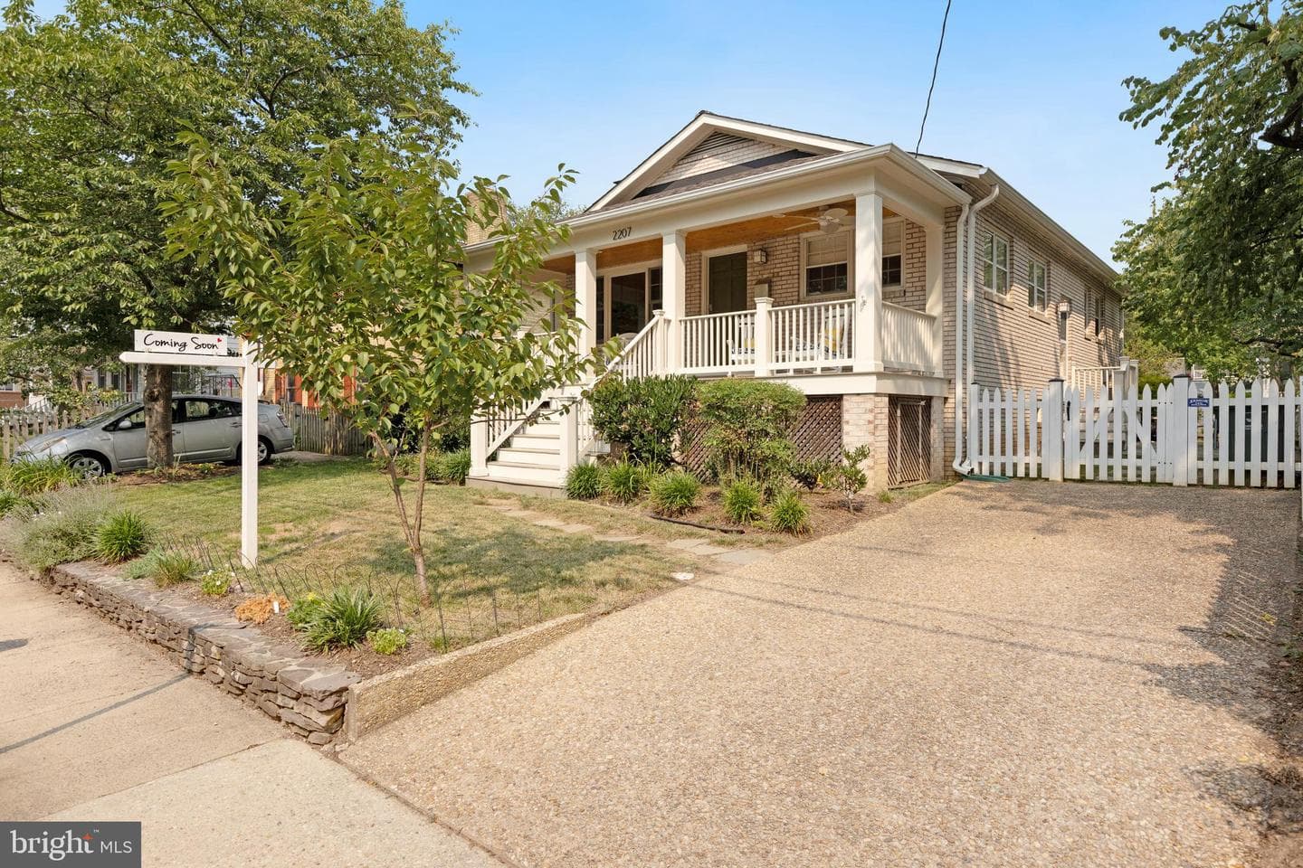 2207 N Kenmore Street photo 40